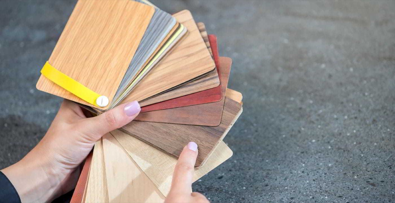 Vinyl Flooring vs. Hardwood Flooring – Pros, Cons & Price Comparison